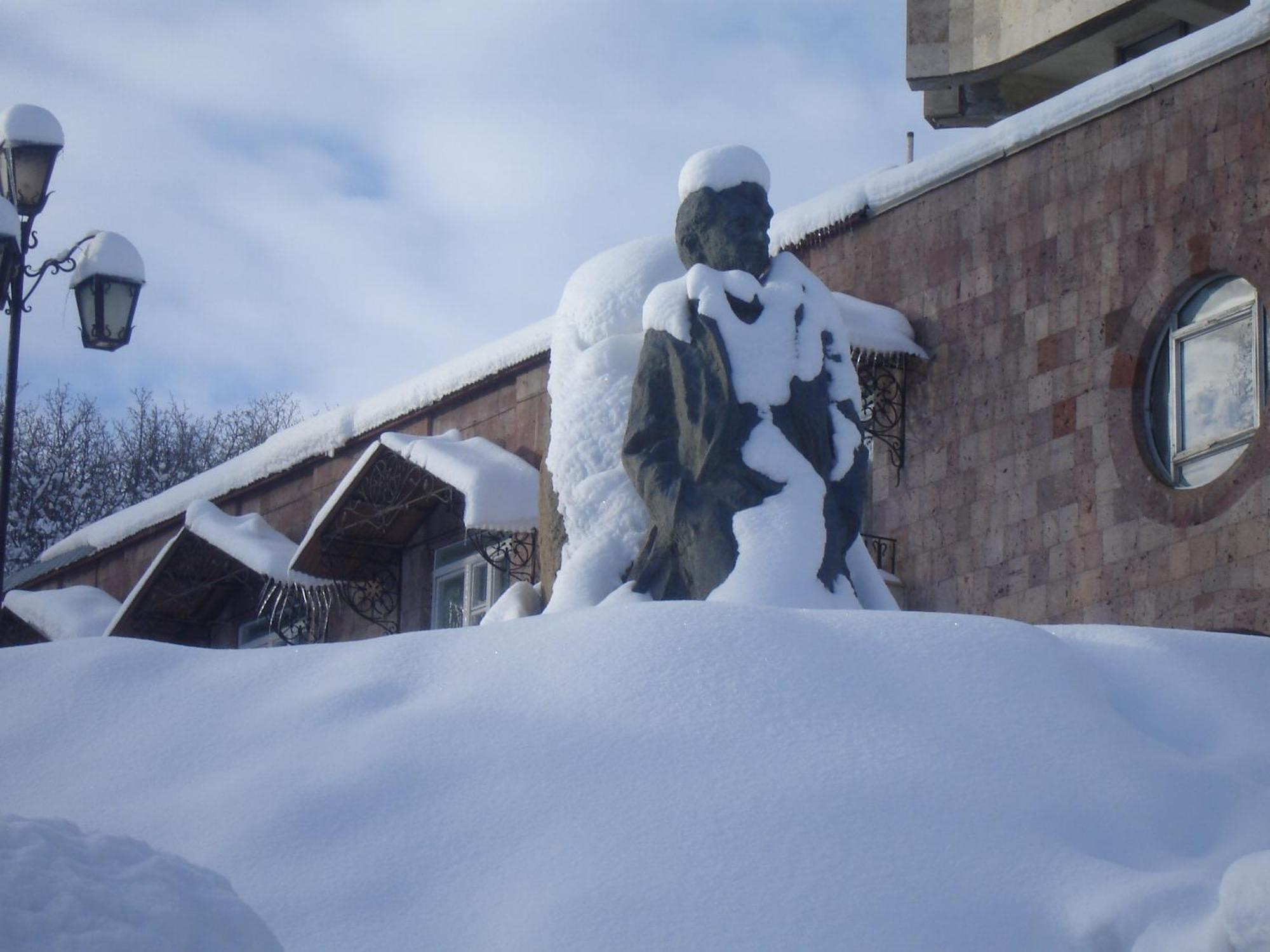 Hotel Дом Писателей Цахкадзора Esterno foto